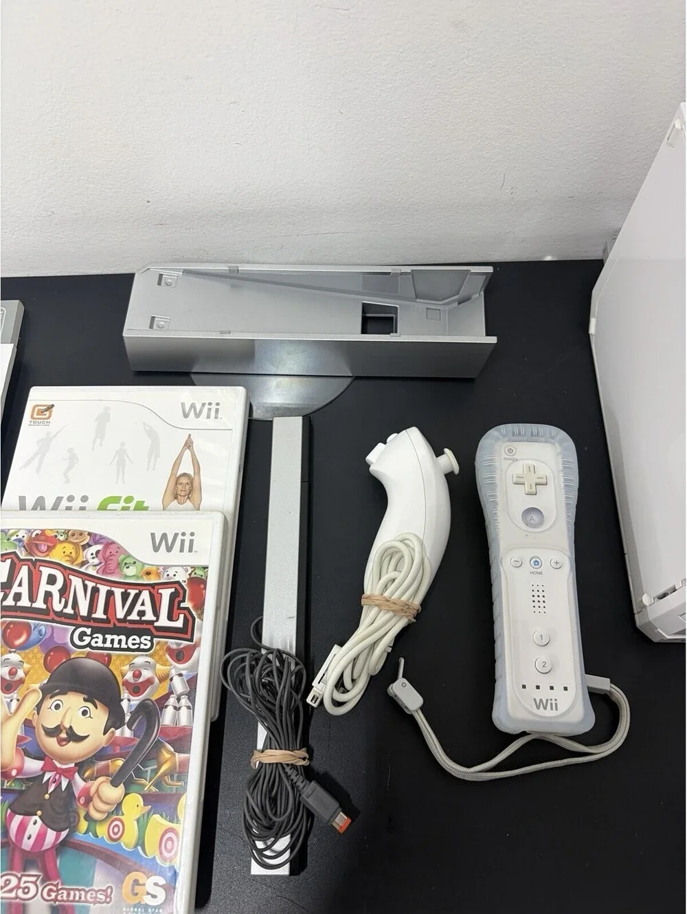 Nintendo Wii RVL-001 Console Bundle W/ Controller, Nunchuck, Power Cable, 1 Game